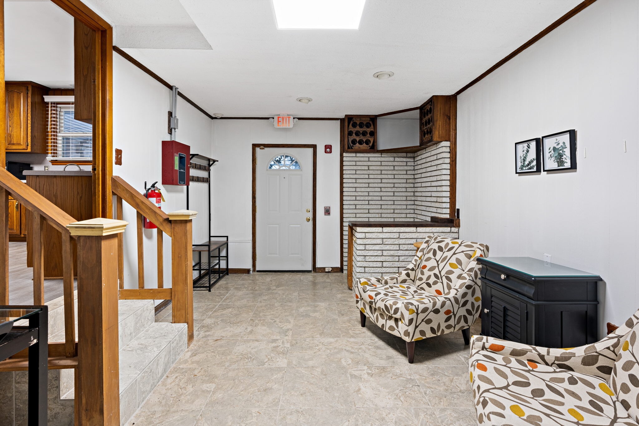 Mud room with wet bar - 701 Revels Dr