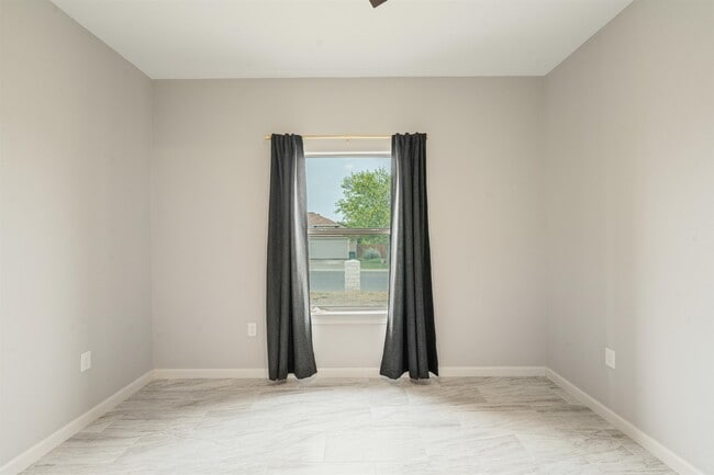 Building Photo - 203 Javier Dr