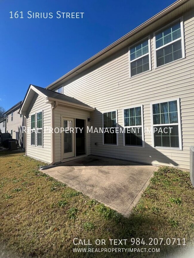 Building Photo - MOVE IN SPECIAL - $200 OFF Spacious 3 Bedr...