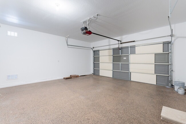 Building Photo - 4500 E Del Rio St