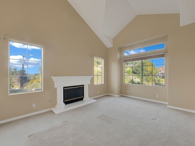 Building Photo - Spacious Newbury Park Rental | Grand Entry, Bonus Room & Covered Patio