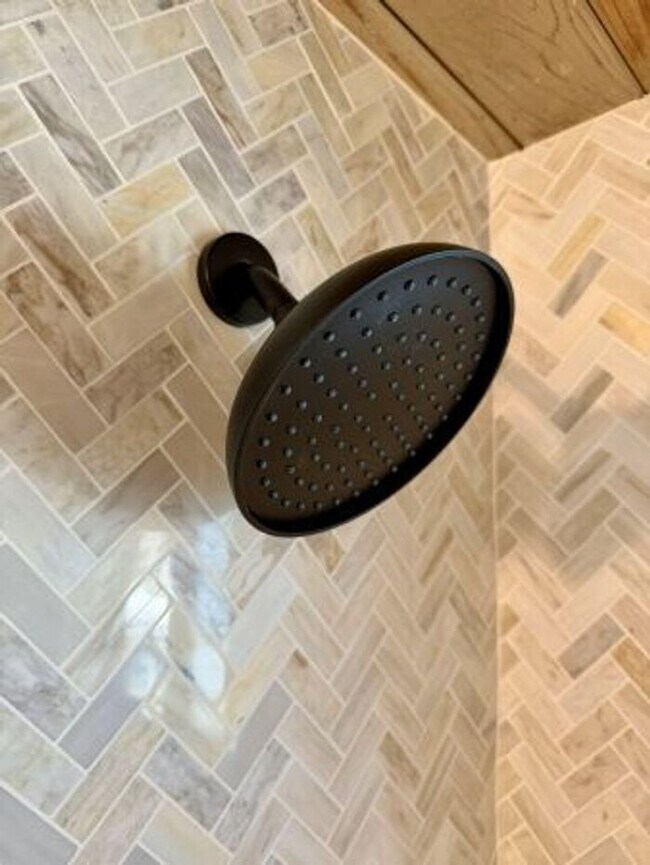 Building Photo - Updated Two Bedroom Duplex in PG!