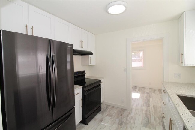 Building Photo - 5235 Calle De Costa Rica