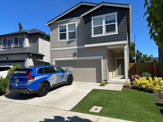 Primary Photo - 4 bedroom 2.5 bathrooms in the beautiful M...