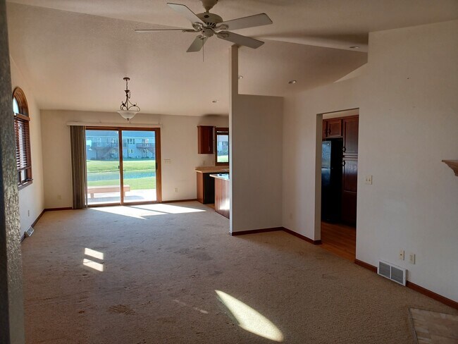 Building Photo - 118 S Heritage Dr