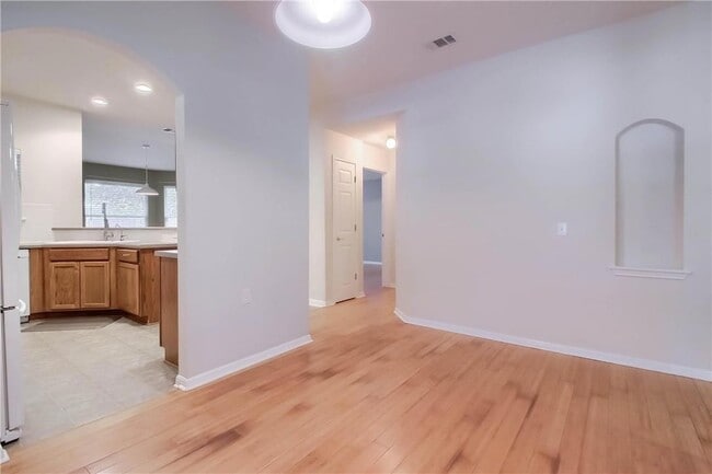 Building Photo - 1100 Emmitt Run