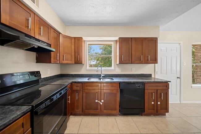 Building Photo - 7610 Weatherhill Ln