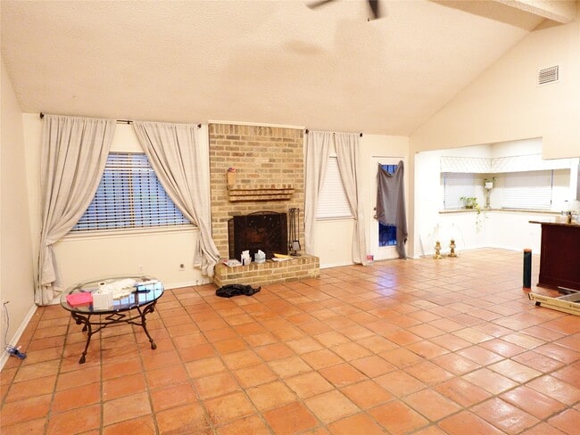 Building Photo - 6215 Pinole Forest Dr