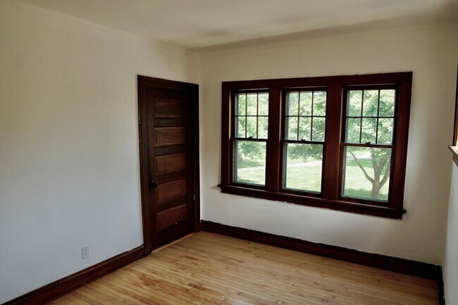 Building Photo - 2519 W Cherry St