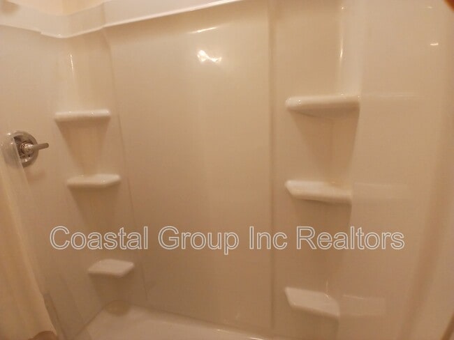 Building Photo - 220 57th St