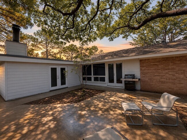 Building Photo - 3401 Hanover Ln