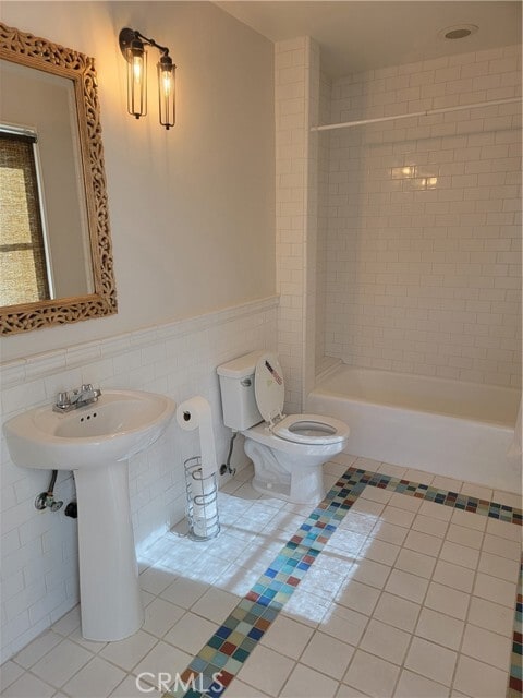 Building Photo - 1024 Granvia Altamira