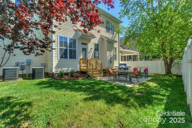 Building Photo - 188 Water Oak Dr