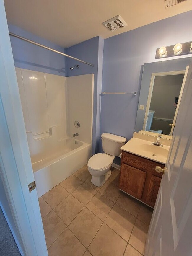 Building Photo - Huntersville Townhouse located in Rosedale!