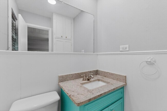 Building Photo - 1824 Cordell St