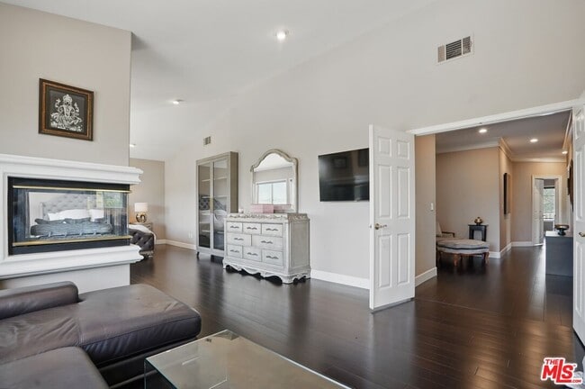 Building Photo - 4040 Leighton Point Rd