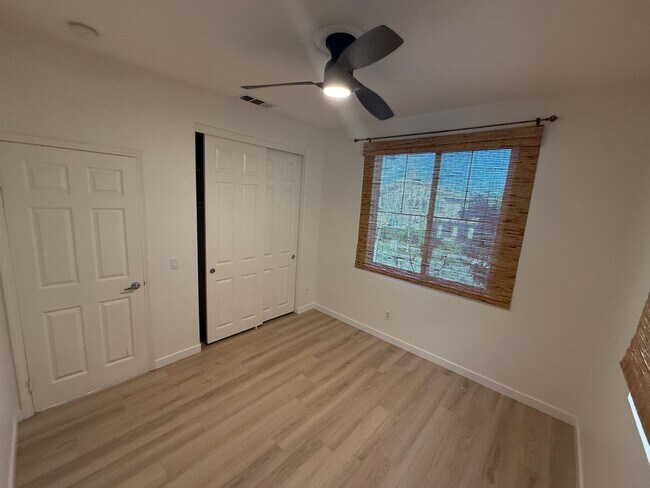 Building Photo - Andorra Community 3 Bedroom Rental Home in Valencia!