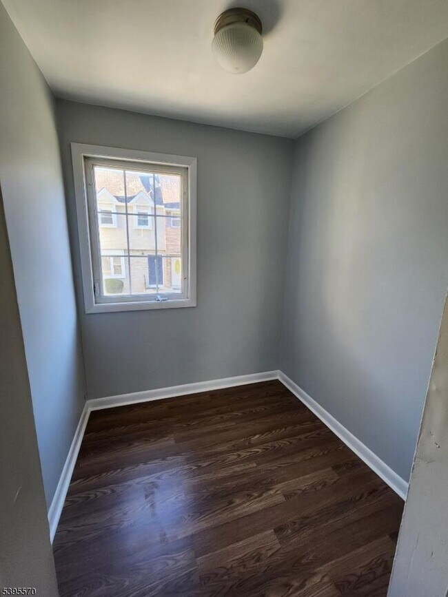 Building Photo - 332 Richard Mine Rd