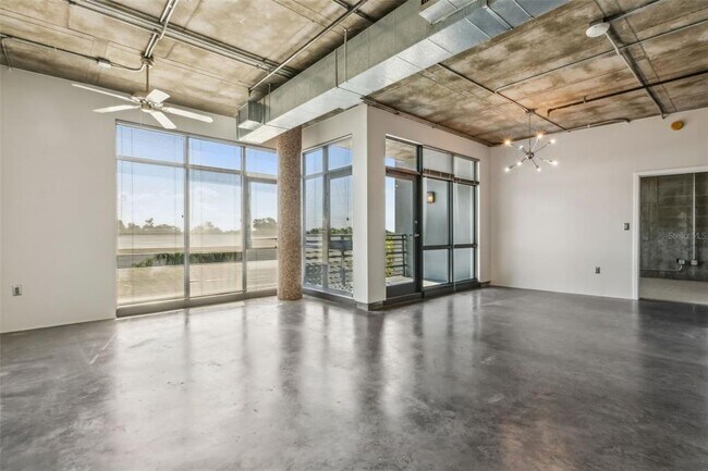 Building Photo - 10 N Summerlin Ave