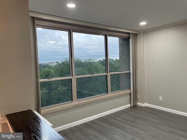 Building Photo - 1001 City Ave