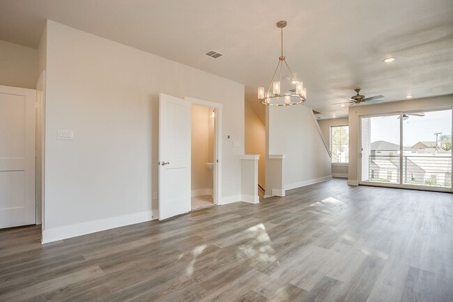 Building Photo - 2321 Benbrook Blvd