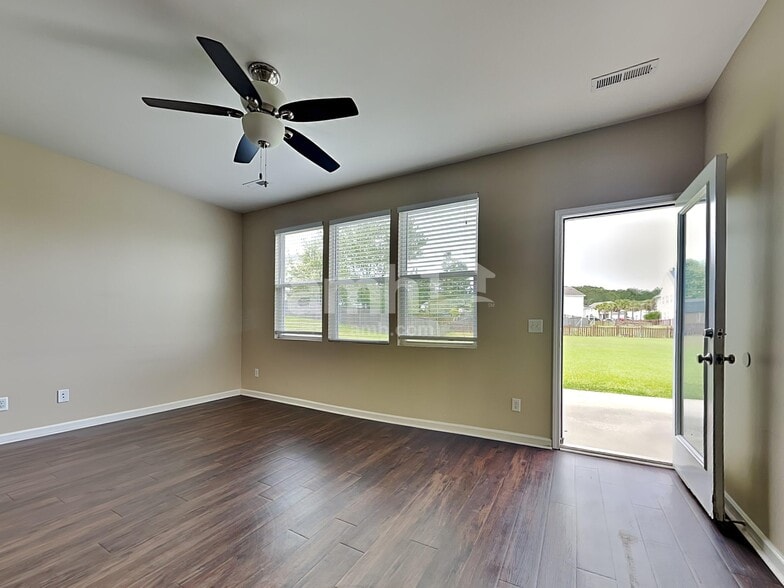 Building Photo - 504 Greywood Ln