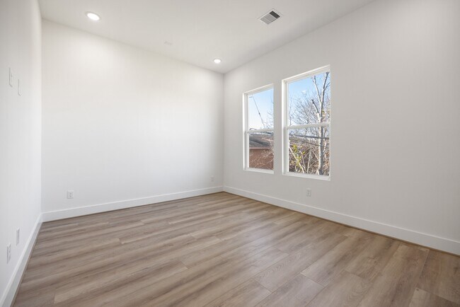 Building Photo - 3510 Adair St