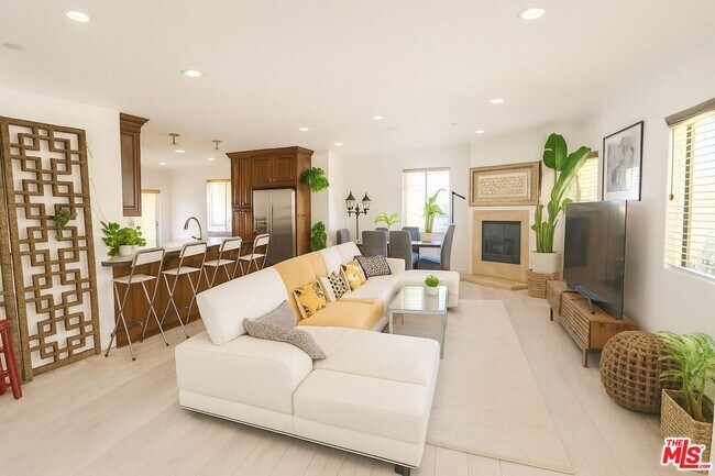 Building Photo - 1146 Hacienda Pl