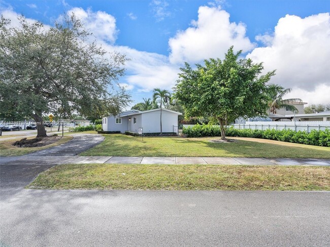 Primary Photo - 17320 NW 80th Ave