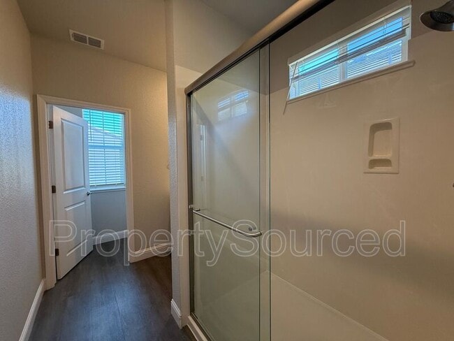 Building Photo - 948 Posey St
