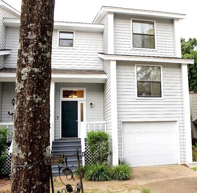 Building Photo - 6441 Cedar Bend Ct