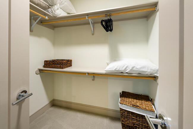 Building Photo - Modern Living: Explore Our Stylish Studio ...