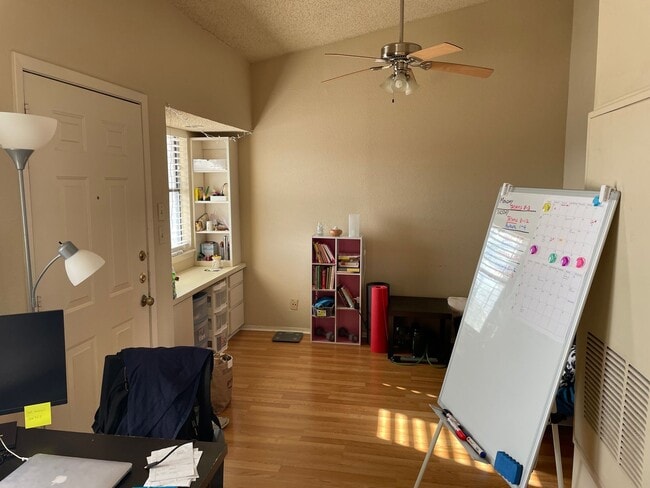 Building Photo - Guadalupe Square