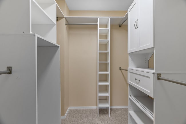 Building Photo - 665 Top Notch Ln