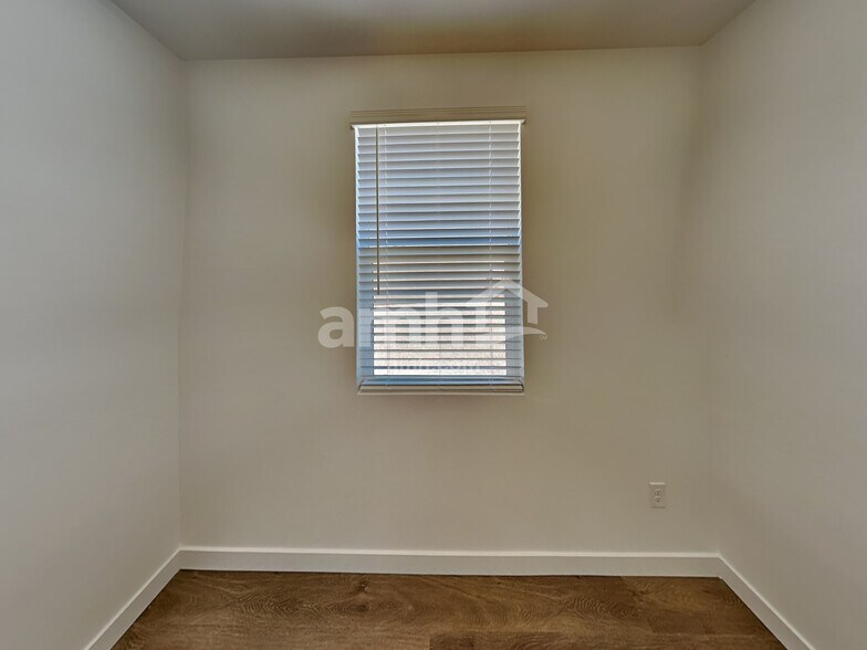 Building Photo - 9699 N Rancho Lozano