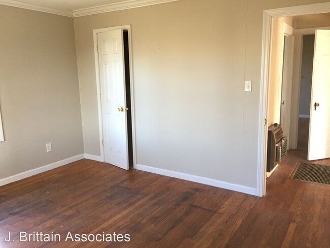 Building Photo - 3 br, 1 bath House - 401 Williamson Avenue