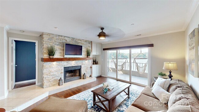 Building Photo - 9816 Emerald Point Dr