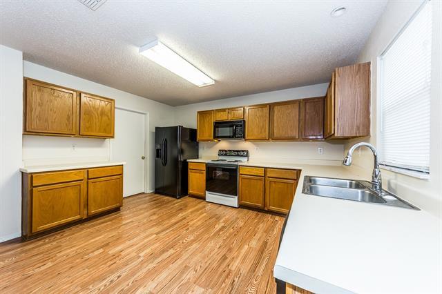 Building Photo - 8709 Stonebriar Ln