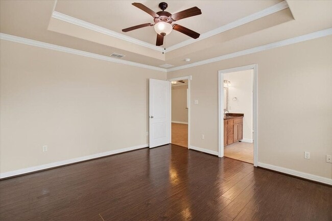 Building Photo - 6901 Anastasia Dr