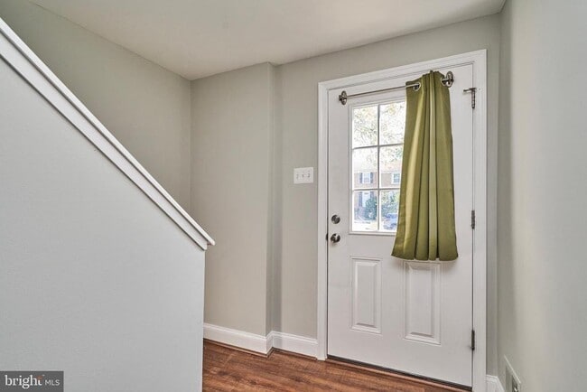 Building Photo - 8076 St Annes Ct