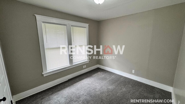 Building Photo - 919 N Willett St