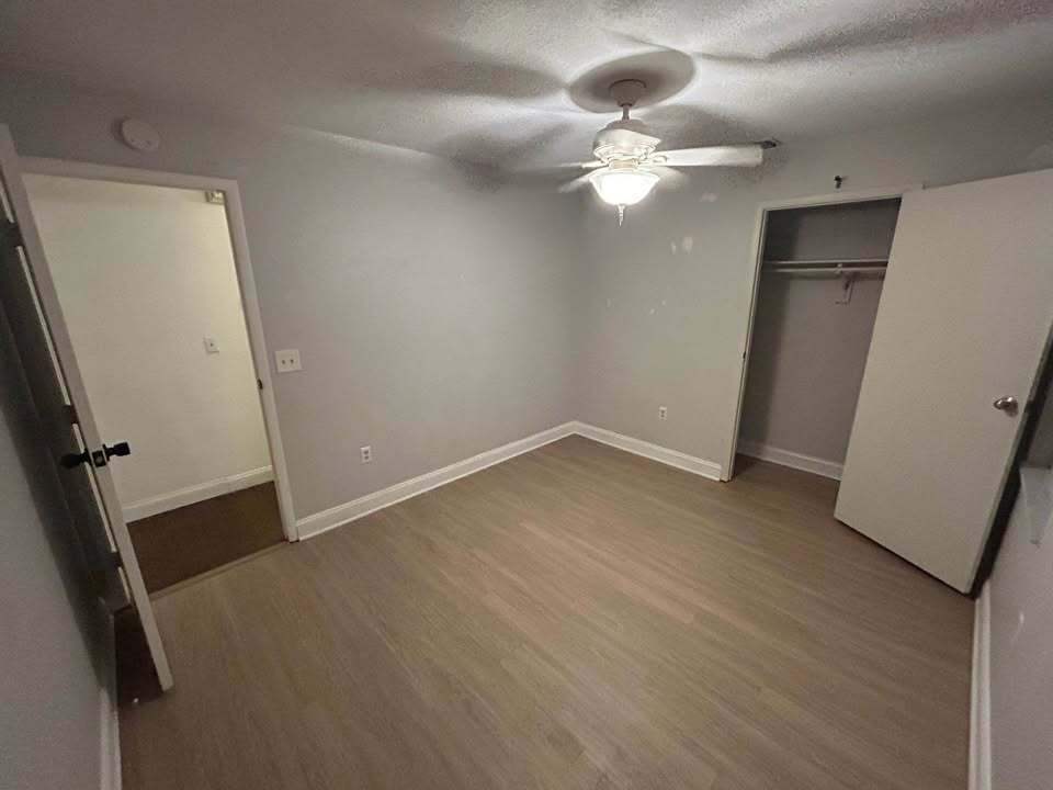 Building Photo - 1307 Honeytree Ln W