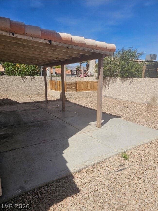 Building Photo - 8020 James Grayson Dr