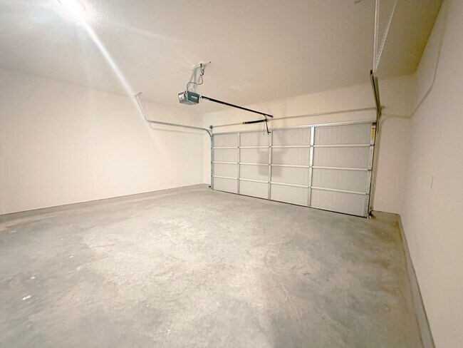 Building Photo - *NEW CONSTRUCTION* 3-Bedroom 2-Bathroom House In Lorena!