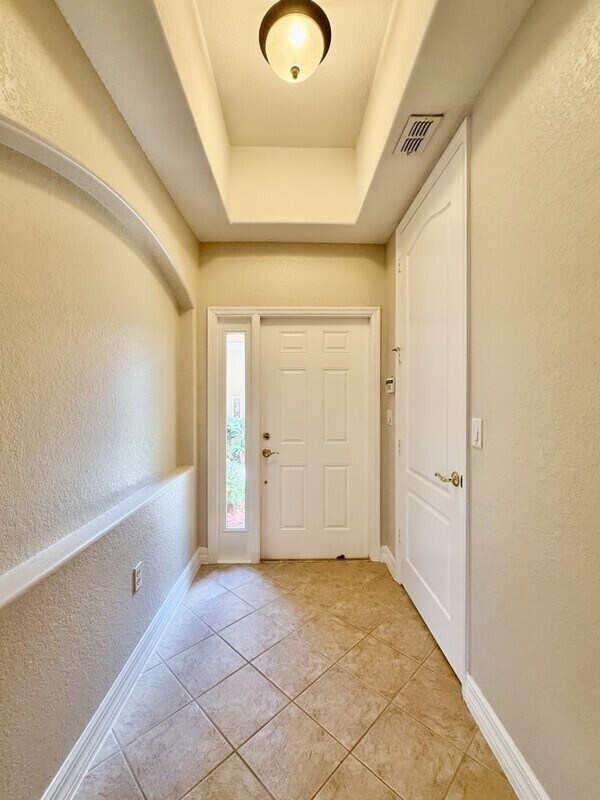 Building Photo - 6081 Jonathans Bay Cir