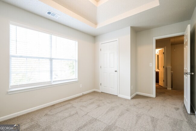Building Photo - 305 Barshay Dr