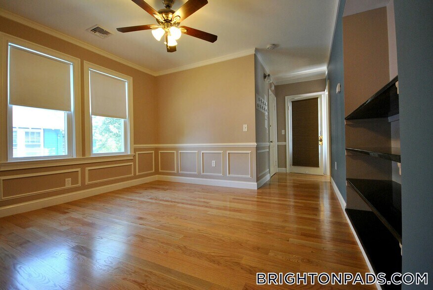 Building Photo - 40 Turner St