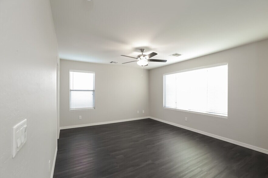 Building Photo - 10433 W Hammond Ln