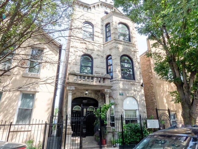 Primary Photo - 2044 W 19th St