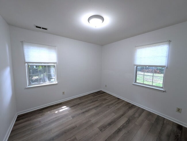 Building Photo - Minutes from Plaza Midwood/Uptown!  Belmon...